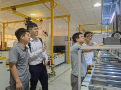 立异推出“小微贷”“容易贷”“出口极贷”“